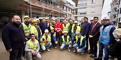 TBB VE İBB BAŞKANI İMAMOĞLU’NDAN ‘ASGARİ ÜCRET’ TEPKİSİ: ‘BELEDİYELERİ SİLKELE’ DİYECEĞİNE, KENDİNİZİ SİLKELEYİN