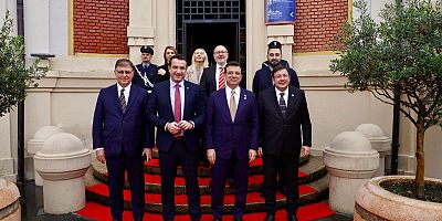 ‘TİRAN KENTSEL FORUMU’NDA KONUŞTU