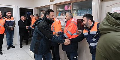 Uğur Dağ’dan Gece Mesaisi: Yol Bakım ve Onarım Çalışmaları Yerinde Takip Edildi