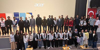 Umut Öztürk’e Munzur Üniversitesi’nde Gençlerle Buluştu Yoğun İlgi