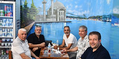 Ünlü Sanatçılar Aynı Sofrada Buluştu: Sanatın ve Dostluğun Unutulmaz Gecesi