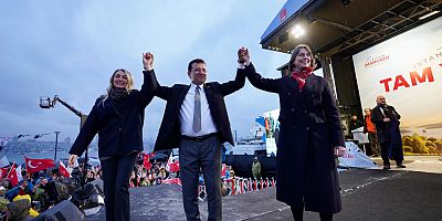 ÜSKÜDAR’DA YAĞMUR ALTINDA HALK BULUŞMASI