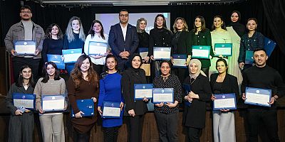 UYGULAMALI MUHASEBE EĞİTİMİ ÜÇÜNCÜ DÖNEM MEZUNLARINI VERDİ