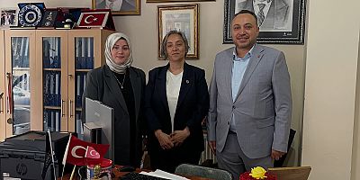 Yunus Emre Mahallesi Muhtarı Yasemin Güngör, Mustafa Terzi ve Eşini Muhtarlıkta Ağırladı