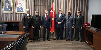 Yüzüncüyıl Gazeteciler Derneği Yönetim Kurulu, Ümraniye Kaymakamı Yüksel Çelik’e nezaket ziyaretinde bulundu.