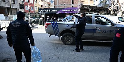 ZABITA VE TRAFİK EKİPLERİNDEN KALDIRIM İŞGALİNE ORTAK DENETİM