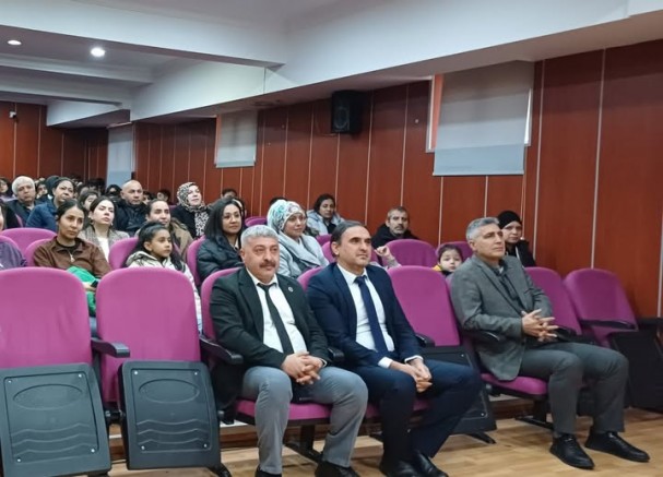 Ümit Doğan’dan Teşekkür: Aslangazi Okulu’nda İstiklal Marşı Kutlaması