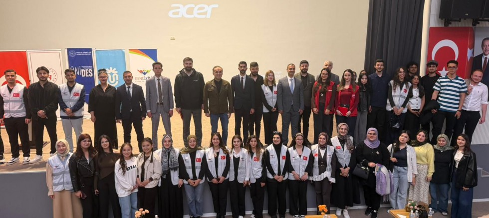 Umut Öztürk’e Munzur Üniversitesi’nde Gençlerle Buluştu Yoğun İlgi