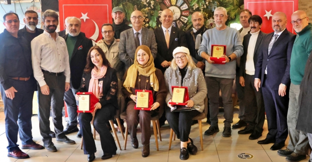 YGD'den Gazetecilere Stratejik Destek