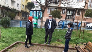 Gazi Mahallesi Muhtarı Ümit Doğan,vatandaşa videoyla evde kal çağrısı yaptı!